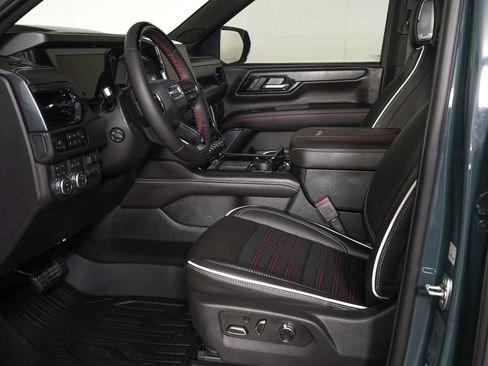 Used 2026 GMC Yukon AT4 Ultimate AWD/4WD image 16