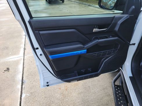 Used 2025 Toyota Tacoma TRD Sport w/ TRD Sport Upgrade Package image 10