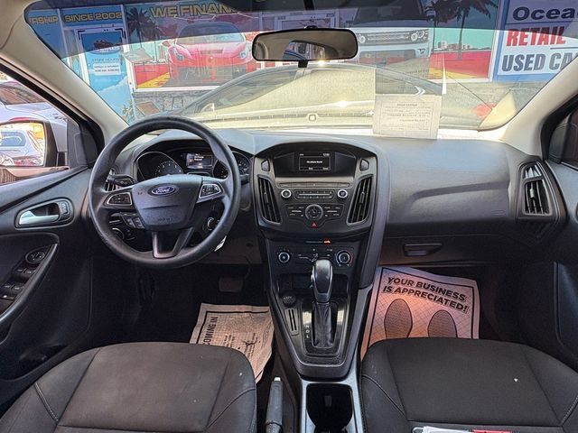 Used 2018 Ford Focus SE FWD image 16