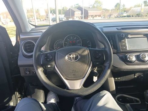 Used 2016 Toyota RAV4 LE FWD image 15