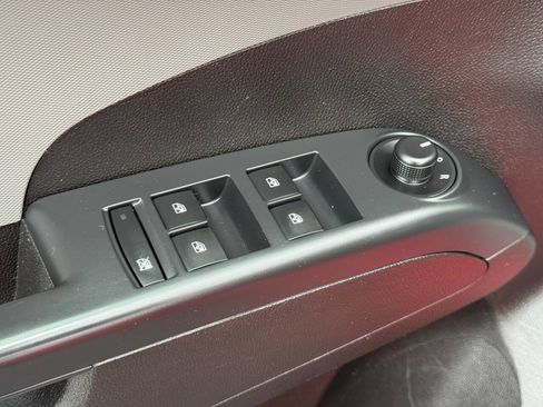 Used 2017 Chevrolet Sonic LT image 12