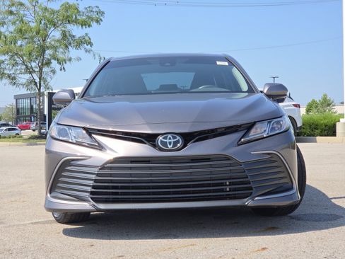 Used 2022 Toyota Camry LE w/ Carpet Mat Package (TMS) FWD image 13
