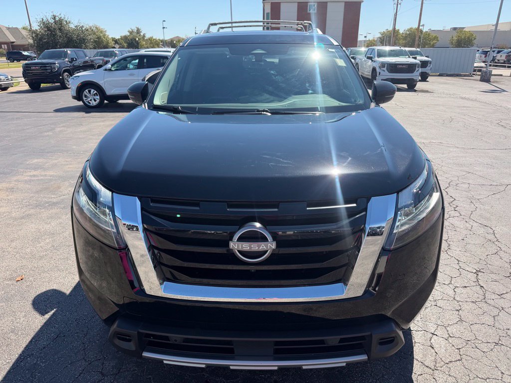 Used 2023 Nissan Pathfinder SL w/ SL Premium Package FWD image 9