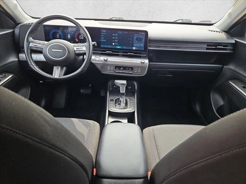 Used 2025 Hyundai Kona SEL image 17