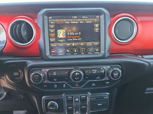 Used 2020 Jeep Gladiator Rubicon AWD/4WD image 24