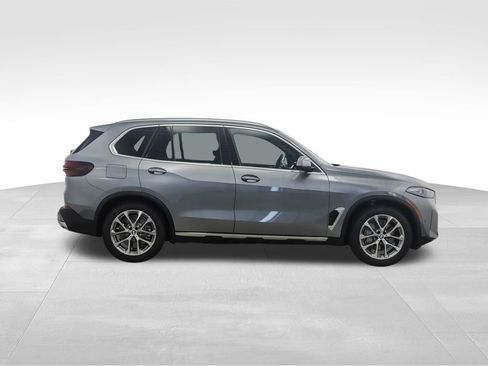 Used 2026 BMW X5 xDrive50e w/ Premium Package image 6