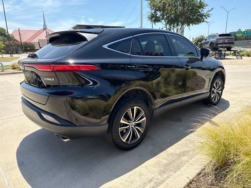 Used 2022 Toyota Venza LE AWD/4WD image 5