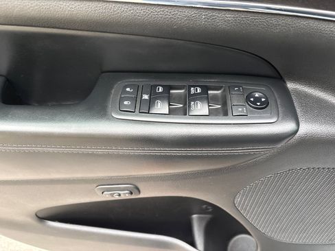 Used 2018 Jeep Grand Cherokee Limited AWD/4WD image 18