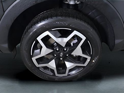 Used 2024 Hyundai Santa Cruz Limited image 38