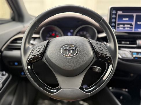 Used 2019 Toyota C-HR Limited FWD image 23