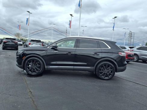 Used 2023 Lincoln Nautilus Reserve w/ Monochromatic Package AWD/4WD image 4