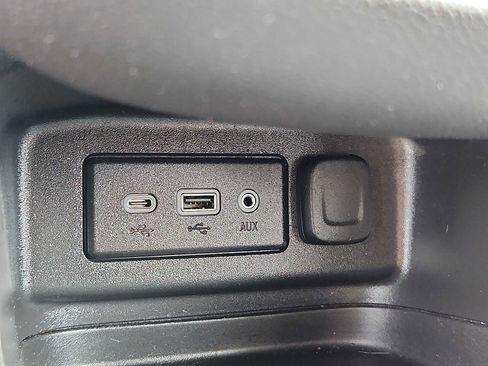 Used 2023 Chevrolet Equinox LT image 24