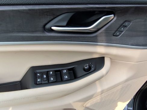 New 2025 Jeep Grand Cherokee L Limited image 11