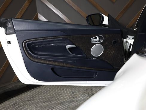 Used 2019 Aston Martin DB11 Volante image 39