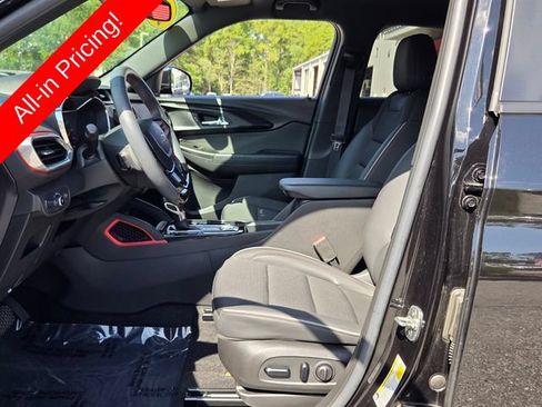 Used 2023 Chevrolet TrailBlazer RS w/ Convenience Package AWD/4WD image 10