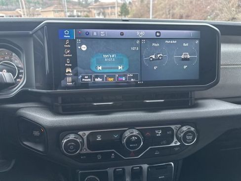 Used 2025 Jeep Wrangler Sport AWD/4WD image 19