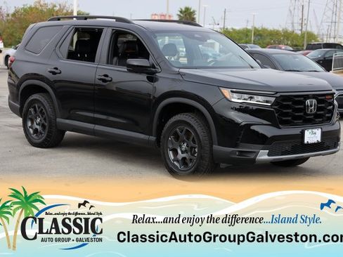Certified 2025 Honda Pilot TrailSport image 1
