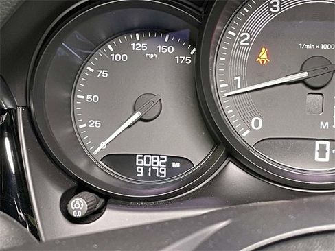 Used 2025 Porsche Macan image 47