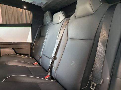 Used 2024 Tesla Cybertruck AWD Crew Cab image 15