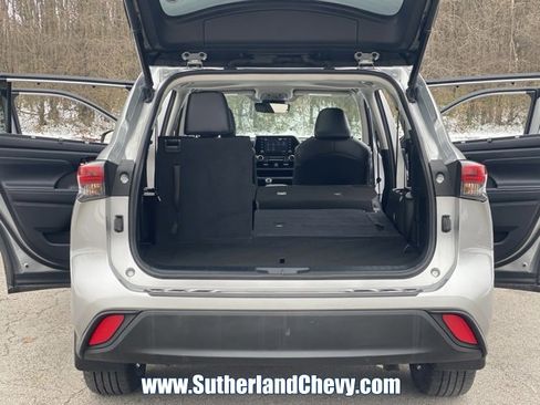 Used 2022 Toyota Highlander XLE image 45