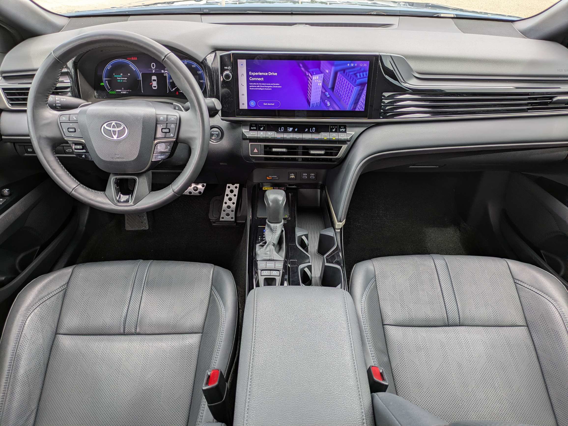 Used 2025 Toyota Camry XSE FWD image 13