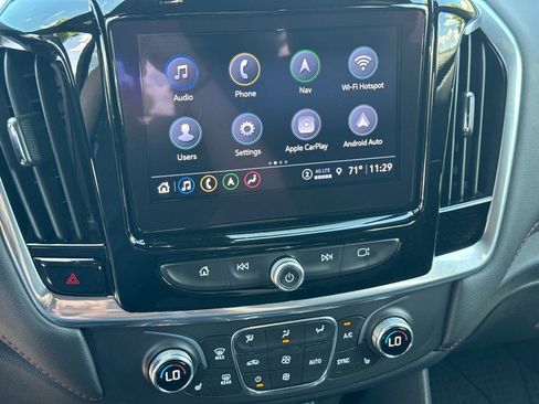 Used 2022 Chevrolet Traverse RS FWD image 29