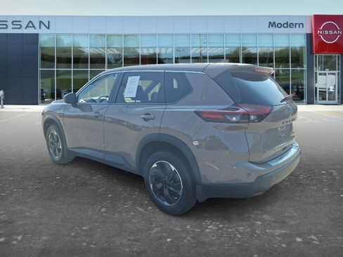 Certified 2025 Nissan Rogue SV AWD/4WD image 5