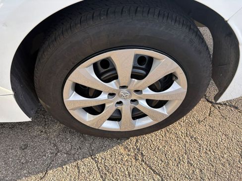 Used 2025 Toyota Corolla LE image 28