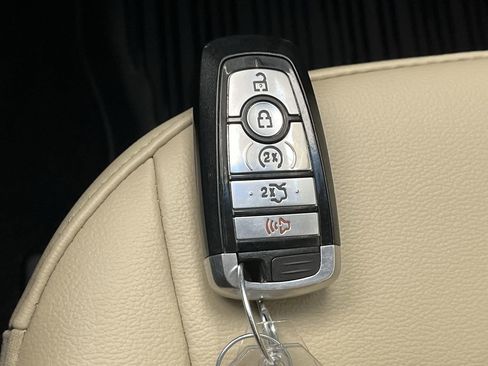 Used 2019 Ford Edge SEL w/ Equipment Group 201A image 29