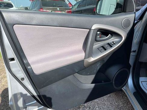 Used 2007 Toyota RAV4 2WD image 19