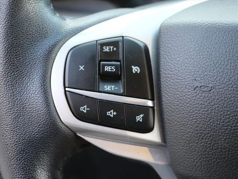 Used 2022 Ford Explorer XLT w/ Equipment Group 202A image 26