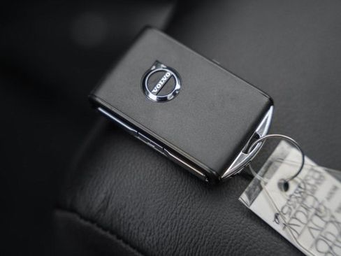 Certified 2023 Volvo XC40 B5 Plus w/ Protection Package Premier image 44