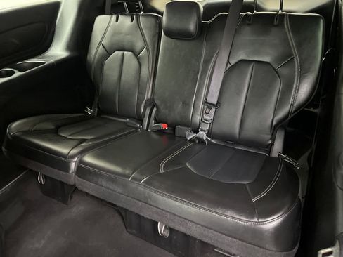 Used 2025 Chrysler Pacifica Select FWD image 21