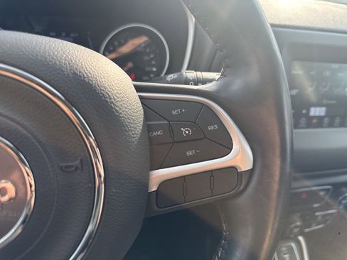 Used 2019 Jeep Compass Latitude w/ Cold Weather Group image 17