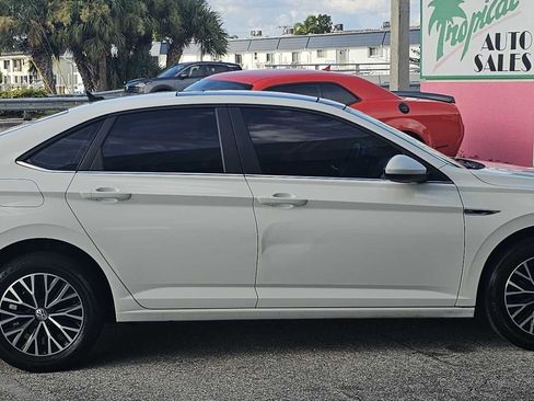 Used 2019 Volkswagen Jetta SEL w/ Cold Weather Package FWD image 6