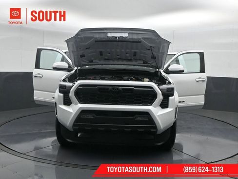 New 2026 Toyota Tacoma TRD Sport w/ TRD Sport Upgrade Package AWD/4WD image 57