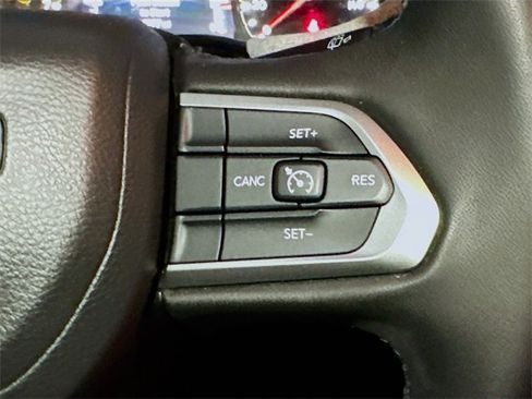 Used 2023 Jeep Compass Latitude w/ Convenience Group image 35