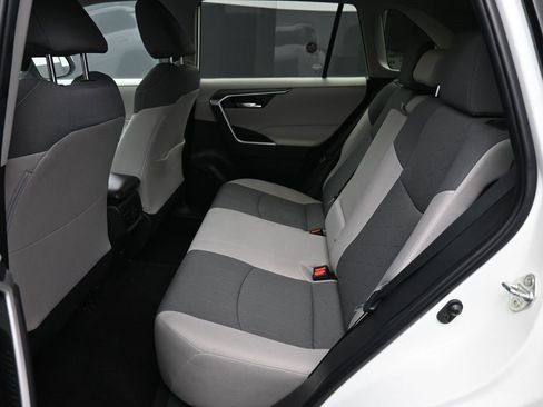 Certified 2022 Toyota RAV4 XLE image 21