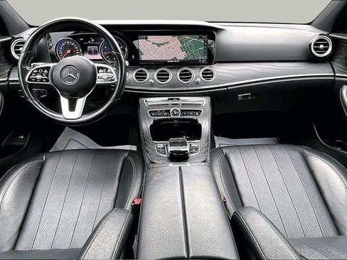 Certified 2019 Mercedes-Benz E 300 4MATIC image 9