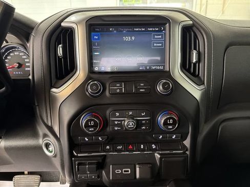 Used 2021 Chevrolet Silverado 1500 LT Trail Boss w/ Bed Protection Package AWD/4WD image 16