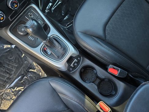 Used 2018 Jeep Compass Latitude w/ Safe & Security Group image 25