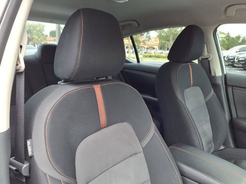Used 2022 Nissan Sentra SR w/ Midnight Edition FWD image 11
