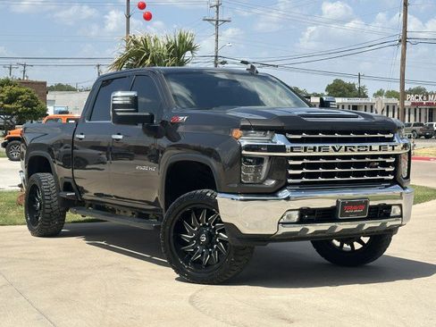 Used 2020 Chevrolet Silverado 2500 LTZ w/ LTZ Convenience Package AWD/4WD image 2