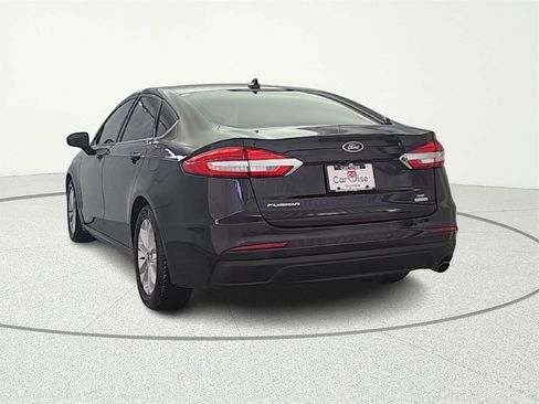 Used 2019 Ford Fusion SE image 6