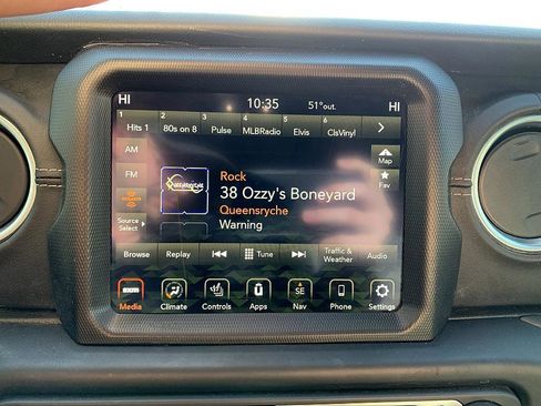 Used 2022 Jeep Wrangler Unlimited Sahara w/ Cold Weather Group image 18