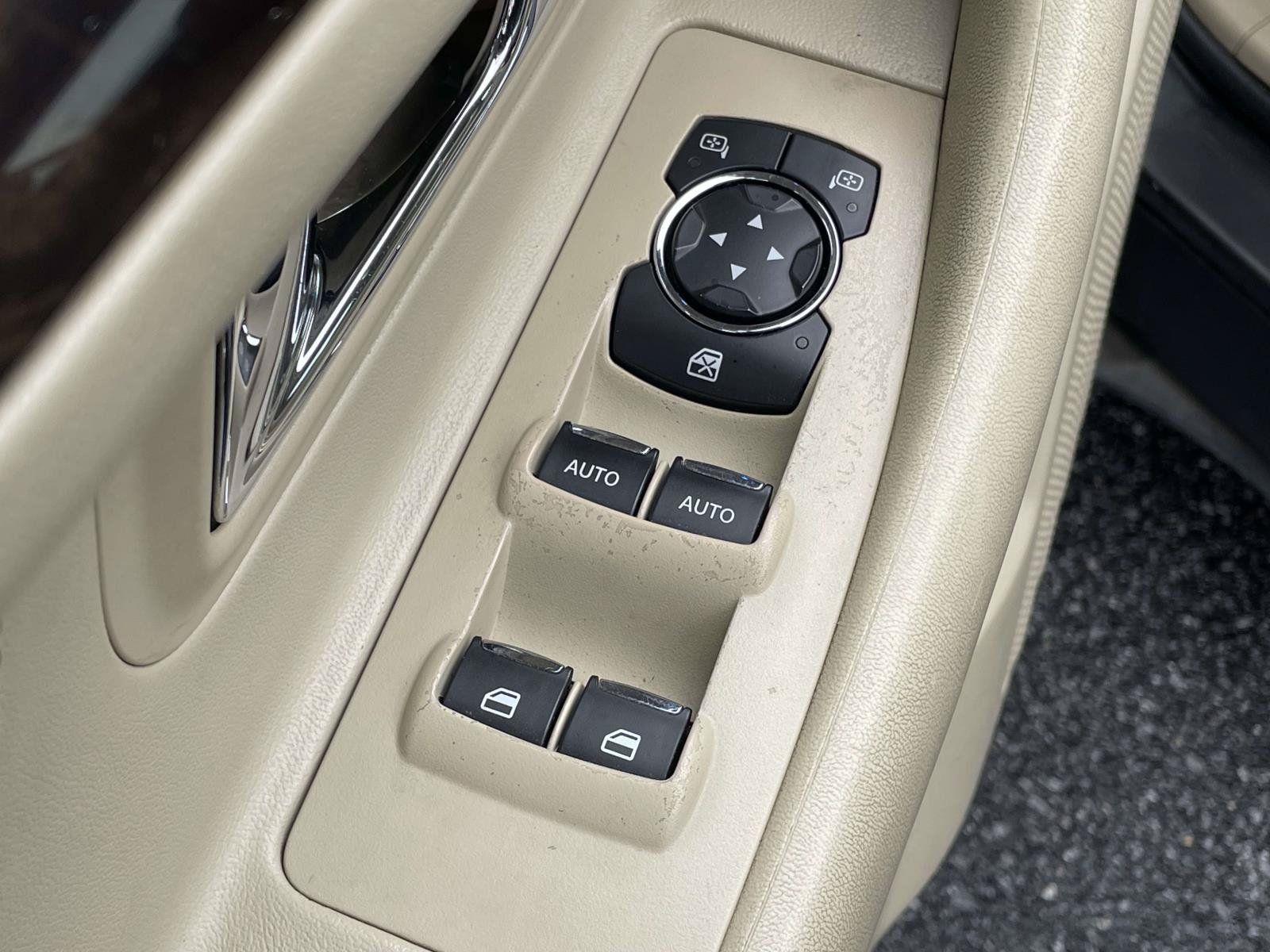 Used 2016 Ford Taurus Limited FWD image 6