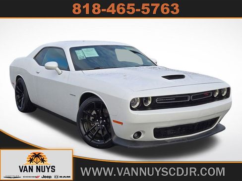 Used 2022 Dodge Challenger R/T image 1