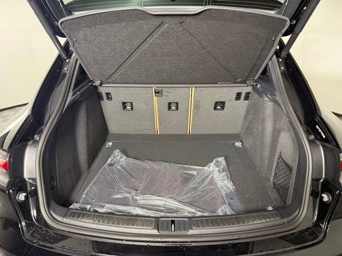 New 2025 Porsche Macan S image 17