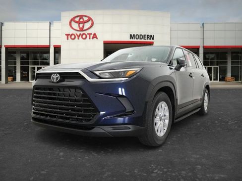New 2026 Toyota Grand Highlander XLE FWD image 3