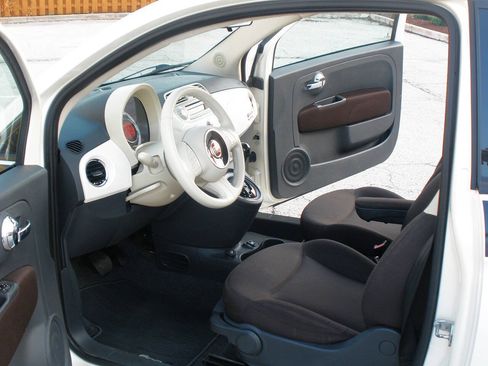 Used 2015 FIAT 500 Pop FWD image 25